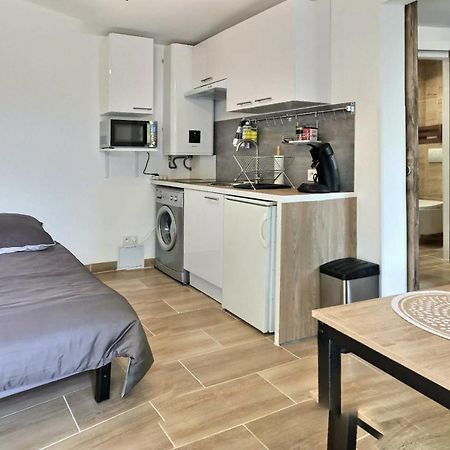 Bleu Lavande - Coquet Appartement Ambiance Village 이스틀 외부 사진