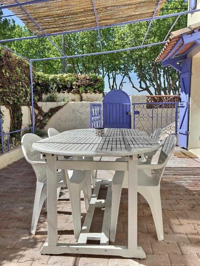 Bleu Lavande - Coquet Appartement Ambiance Village 이스틀 외부 사진