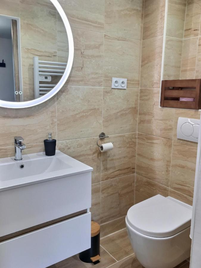 Bleu Lavande - Coquet Appartement Ambiance Village 이스틀 외부 사진