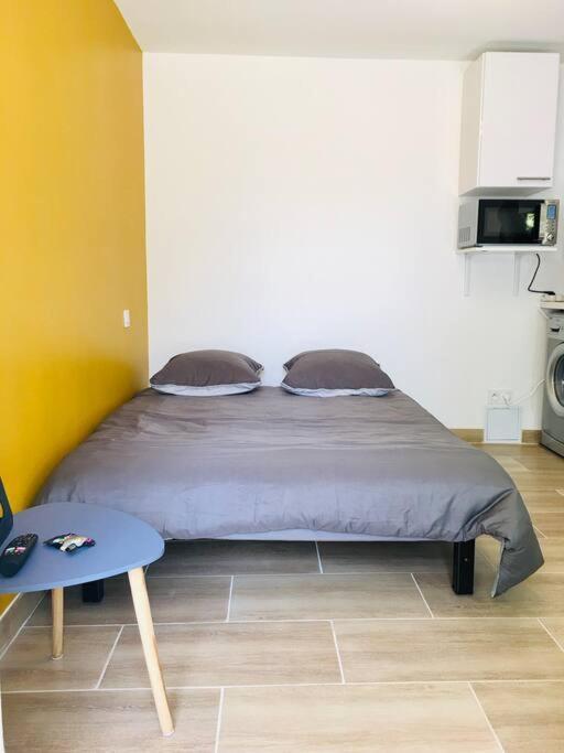 Bleu Lavande - Coquet Appartement Ambiance Village 이스틀 외부 사진